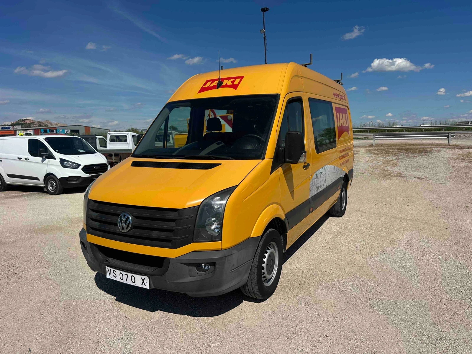 VW Crafter, снимка 2 - Бусове и автобуси - 54555922