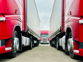 Scania R 440 MEGA * 1-ви СОБСТВЕНИК* 2 БРОЯ* Цена за КОМПОЗИЦИЯ, снимка 2