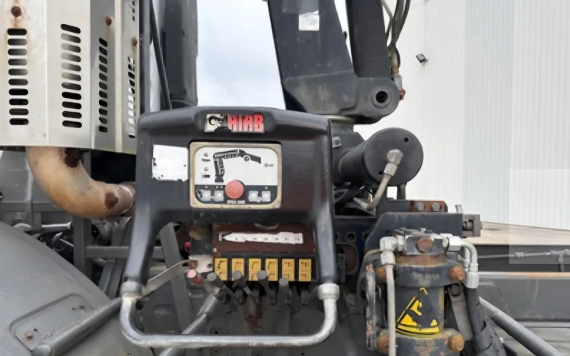 Renault Kerax Самосвал с кран хиаб 144BS-2, снимка 8 - Камиони - 51825280