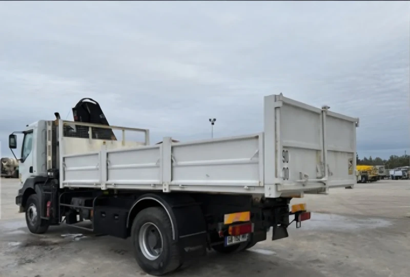 Renault Kerax Самосвал с кран хиаб 144BS-2, снимка 4 - Камиони - 51825280