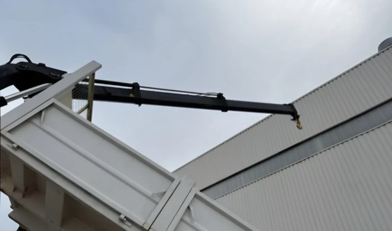 Renault Kerax Самосвал с кран хиаб 144BS-2, снимка 11 - Камиони - 51825280