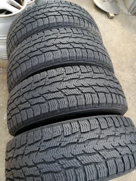 Гуми Зимни 215/65R16, снимка 4