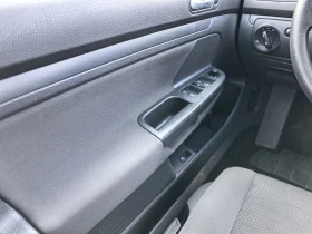 VW Golf 1.9 105 4х4 Малко Градушка , снимка 17