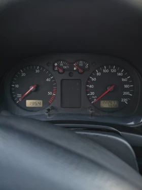 VW Golf 1.9 tdi - 1200 € / 2347.00 лв. - 95327355 5