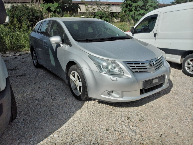 Toyota Avensis 1.8 автоматик, снимка 2 - Автомобили и джипове - 46172242