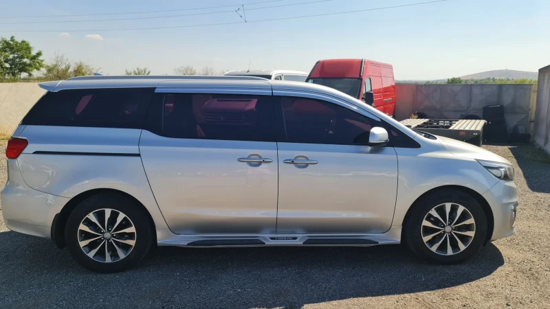 Kia Carnival 9местен.УНИКАТ, снимка 12 - Автомобили и джипове - 51410704