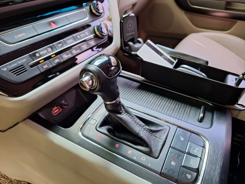 Kia Carnival 9местен.УНИКАТ, снимка 15 - Автомобили и джипове - 51410704