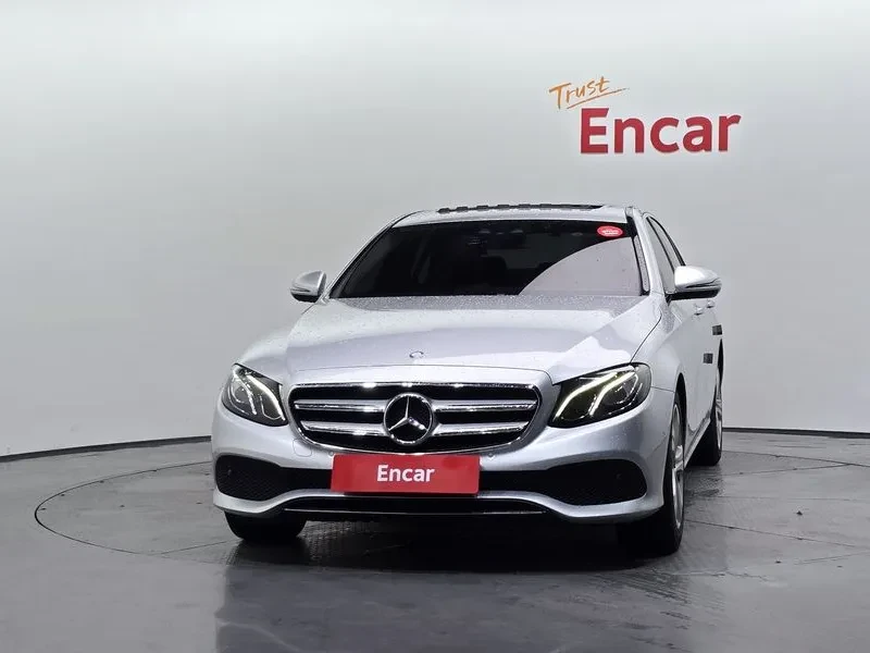 Mercedes-Benz E 200 Avantgarde, снимка 3 - Автомобили и джипове - 55830416