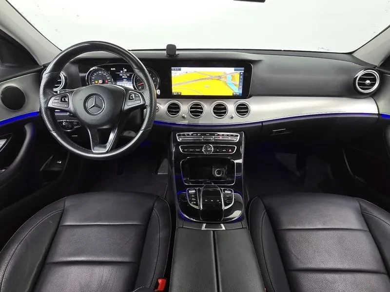 Mercedes-Benz E 200 Avantgarde, снимка 7 - Автомобили и джипове - 55830416