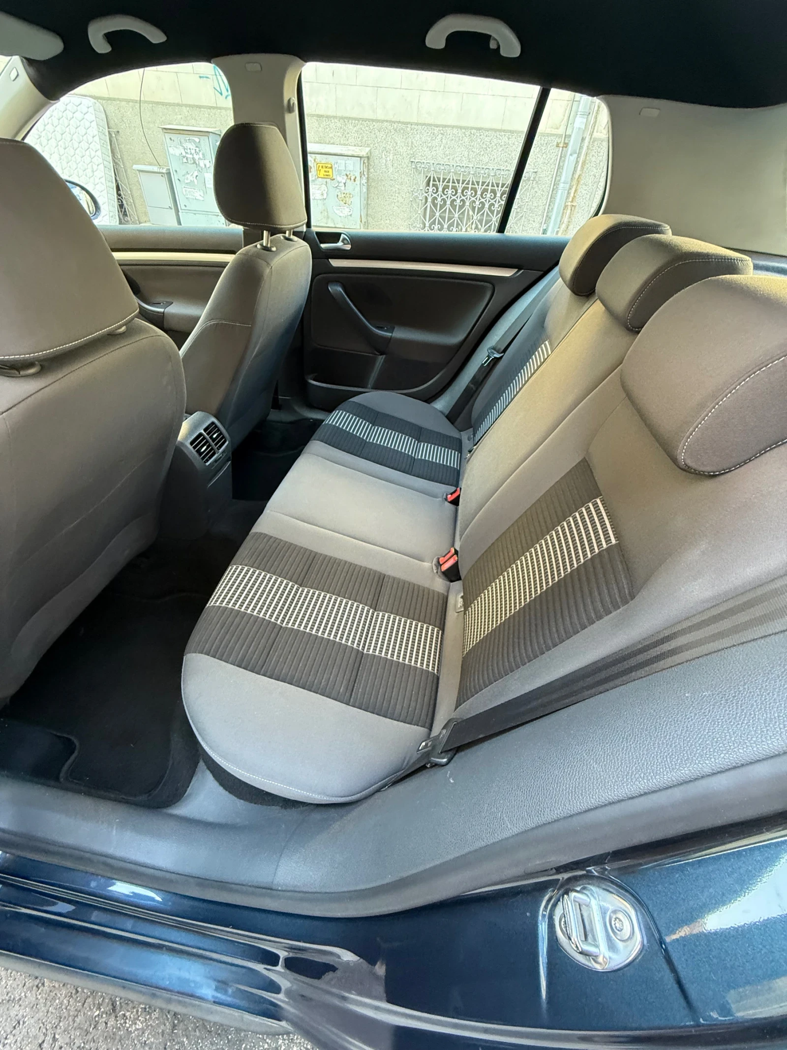 VW Golf 1.4 Бензин - изображение 8
