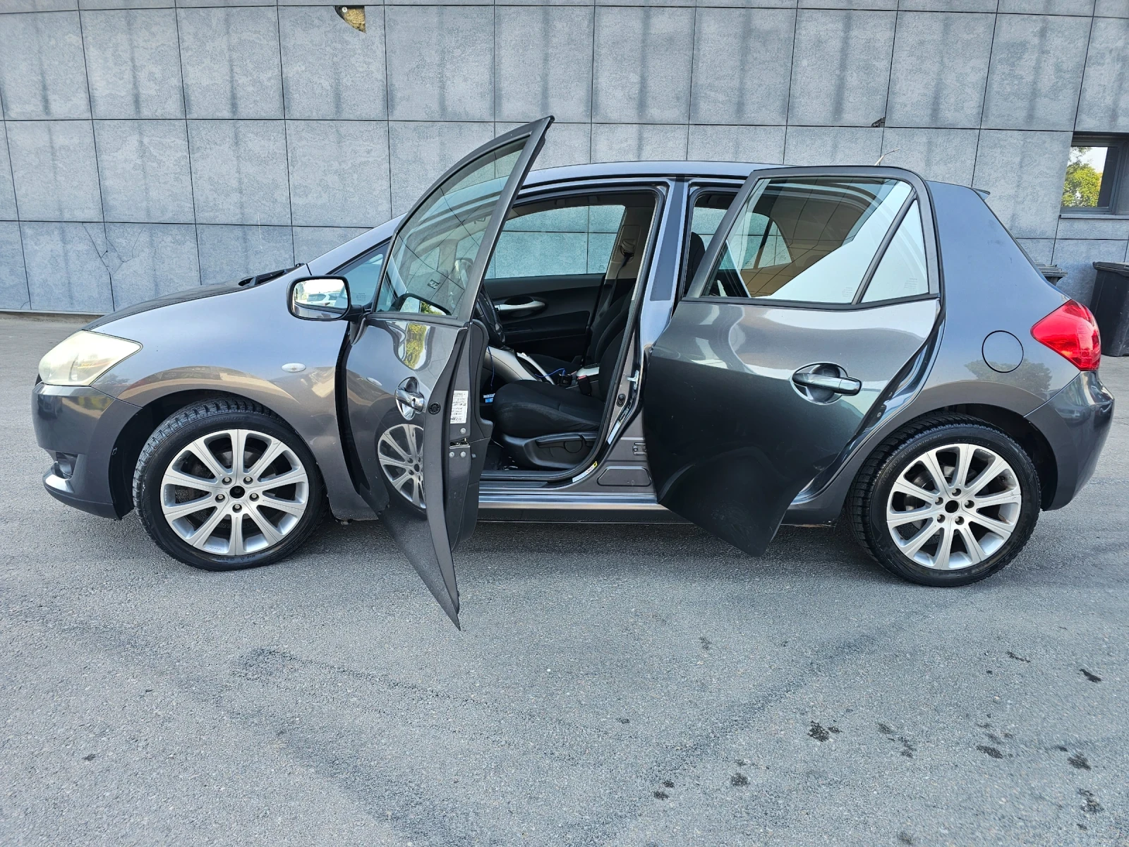 Toyota Auris 174 000км реални  - изображение 9
