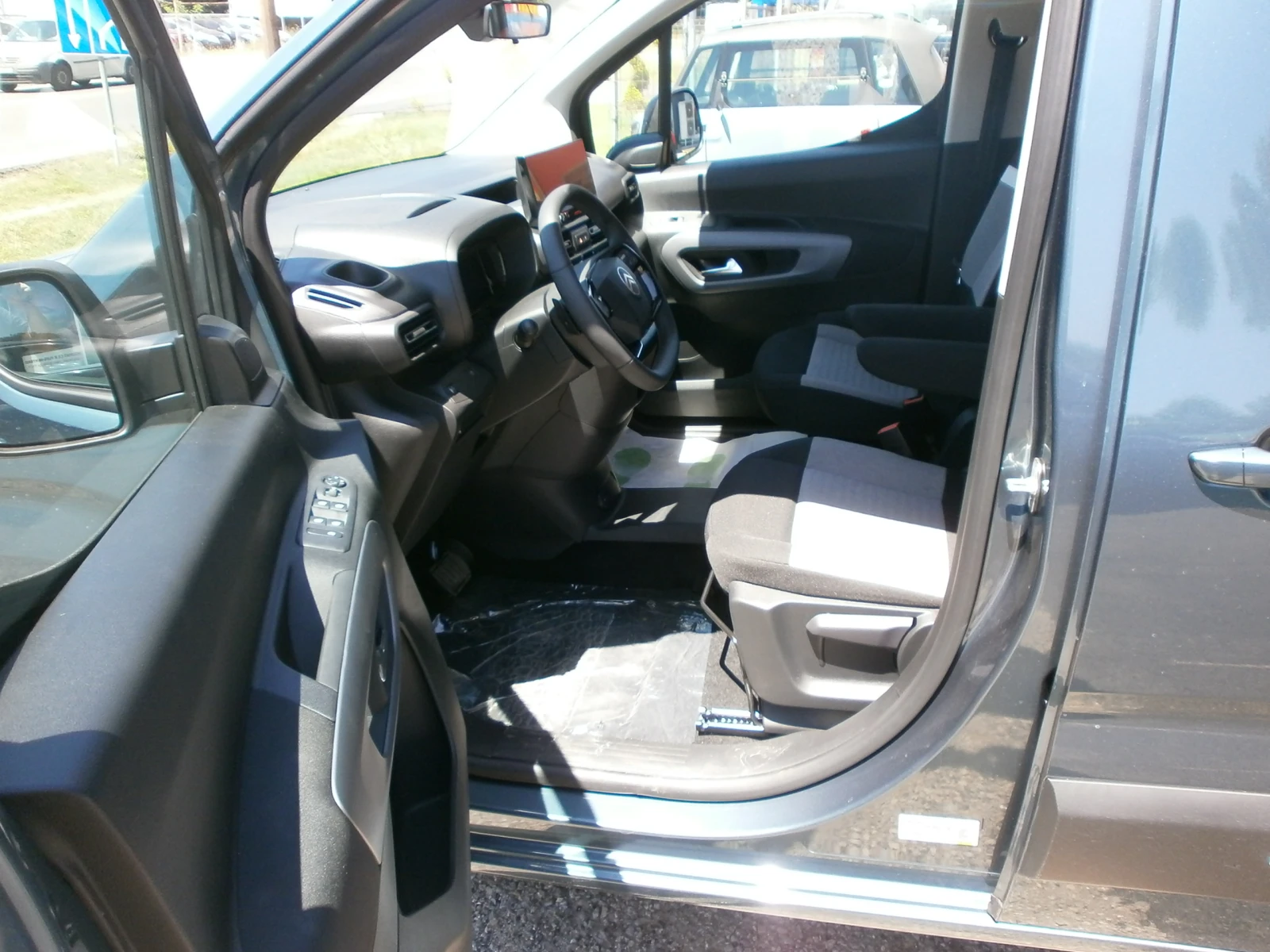 Citroen Berlingo Plus 1.5 EAT8 N1 | Mobile.bg � ����������� 12