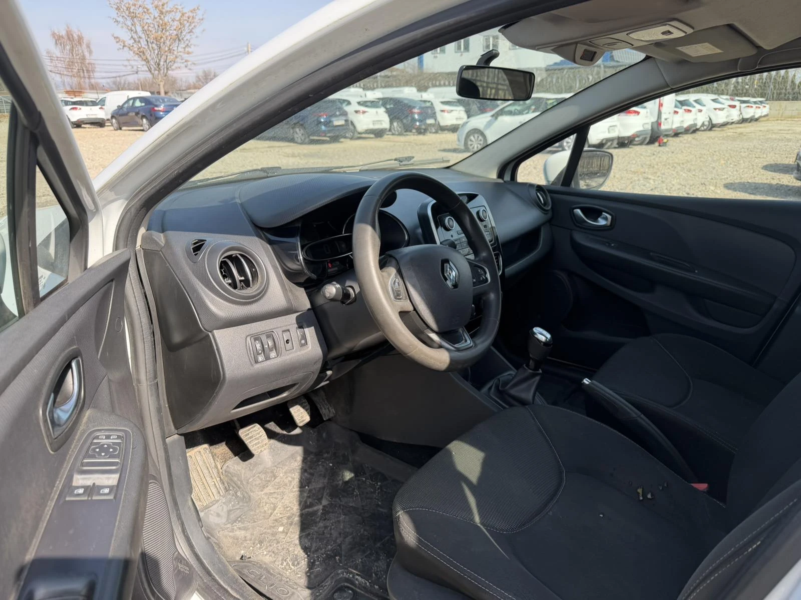 Renault Clio 0.9SCe/75k.c./Grandtour, снимка 15 - Автомобили и джипове - 53808339