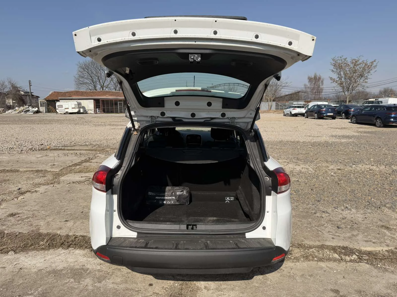 Renault Clio 0.9SCe/75k.c./Grandtour, снимка 7 - Автомобили и джипове - 53808339