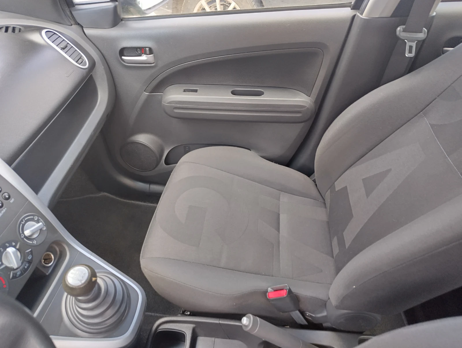 Opel Agila 1, 2i, снимка 6 - Автомобили и джипове - 53844283