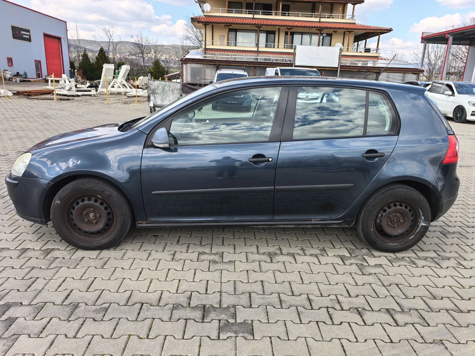 VW Golf 1.9 105 4х4 Малко Градушка , снимка 3 - Автомобили и джипове - 53977541