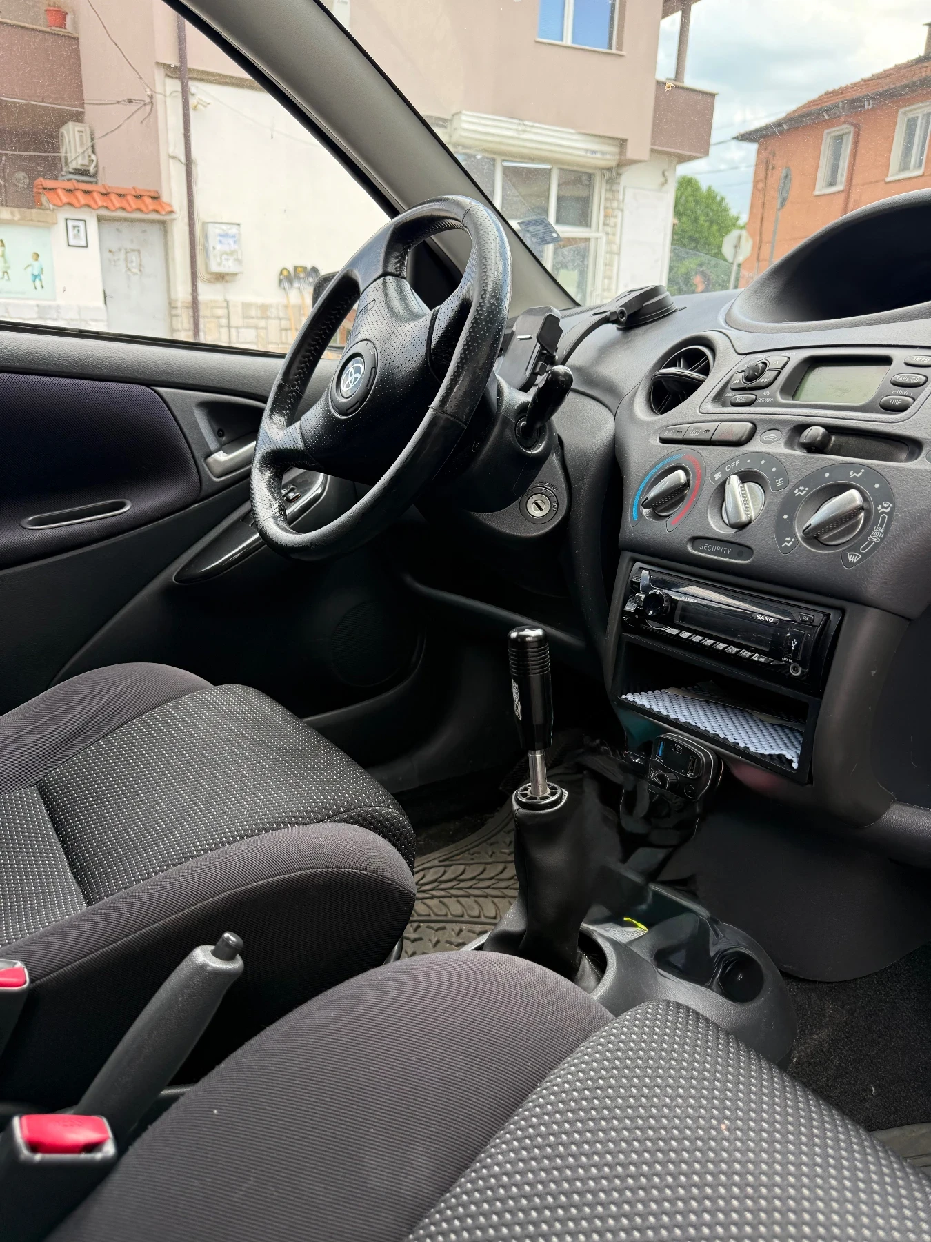 Toyota Yaris T-Sport, снимка 6 - Автомобили и джипове - 54127030