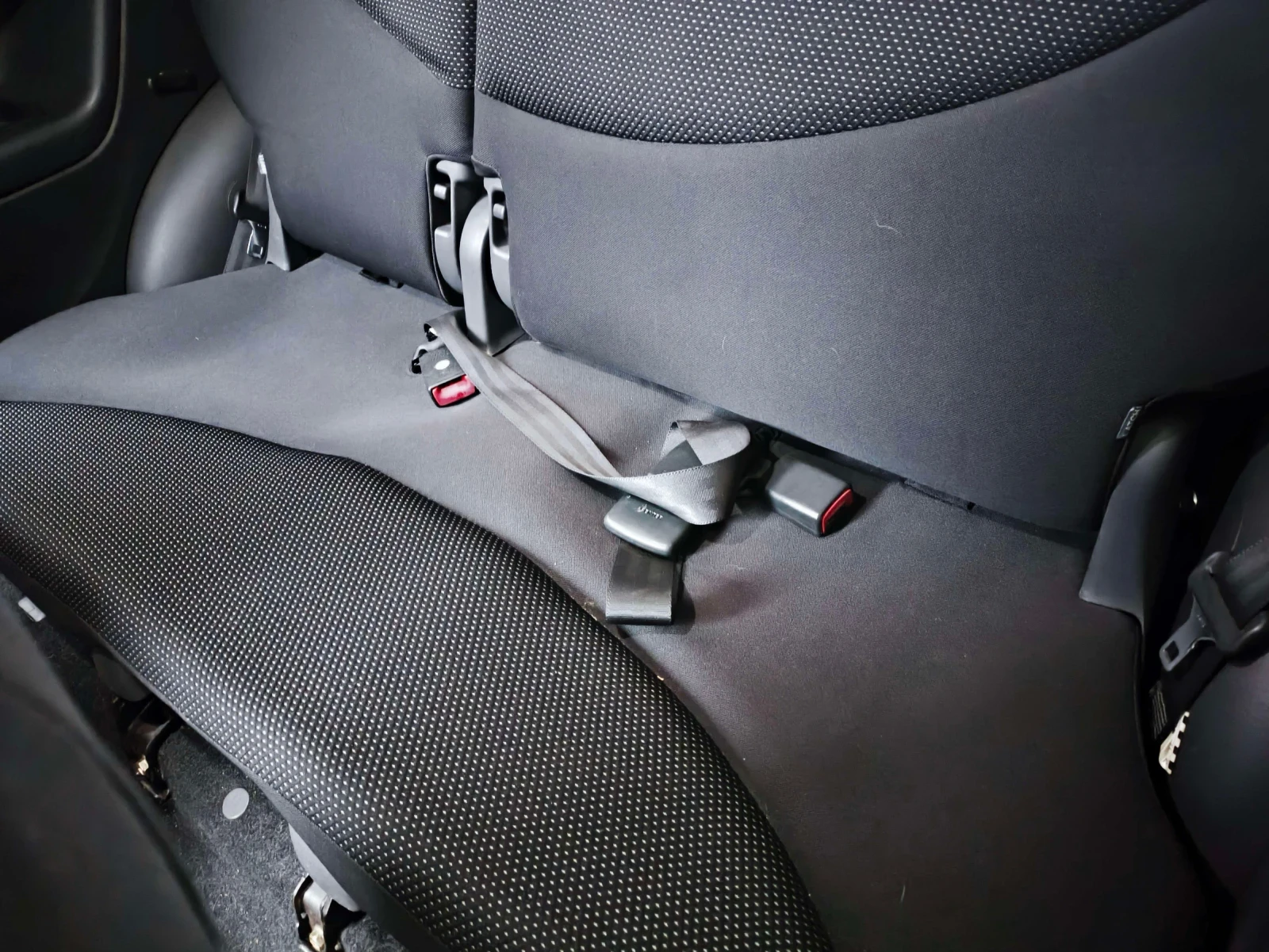 Toyota Yaris T-Sport, снимка 10 - Автомобили и джипове - 54127030