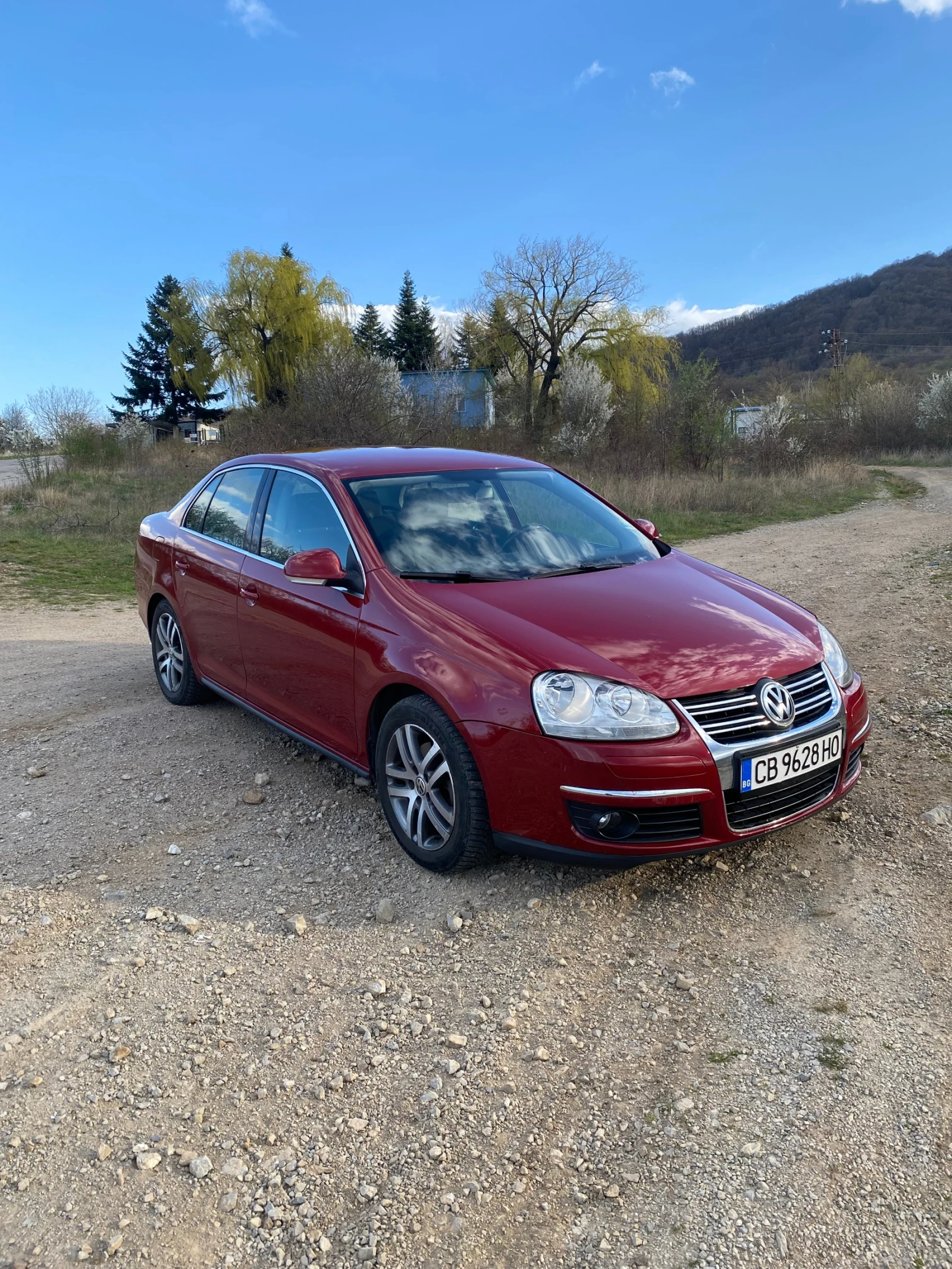 VW Jetta 2.0 тди 8кл BMM, снимка 8 - Автомобили и джипове - 54229912