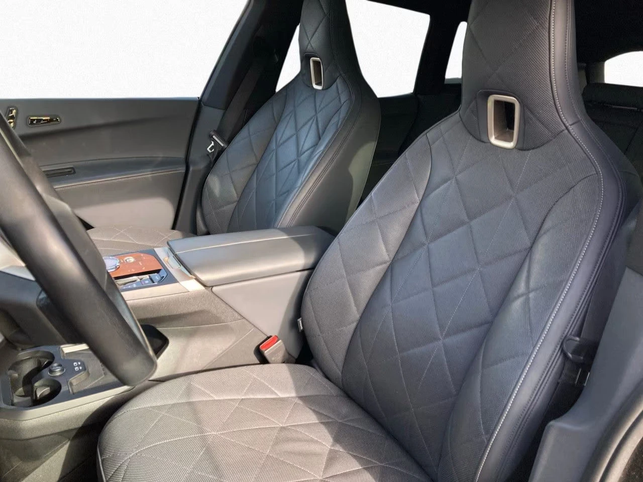 BMW iX ���/xDrive40/326HP/SPORT/360/HUD/MEMO/H&K/AHK/230q | Mobile.bg � ����������� 6