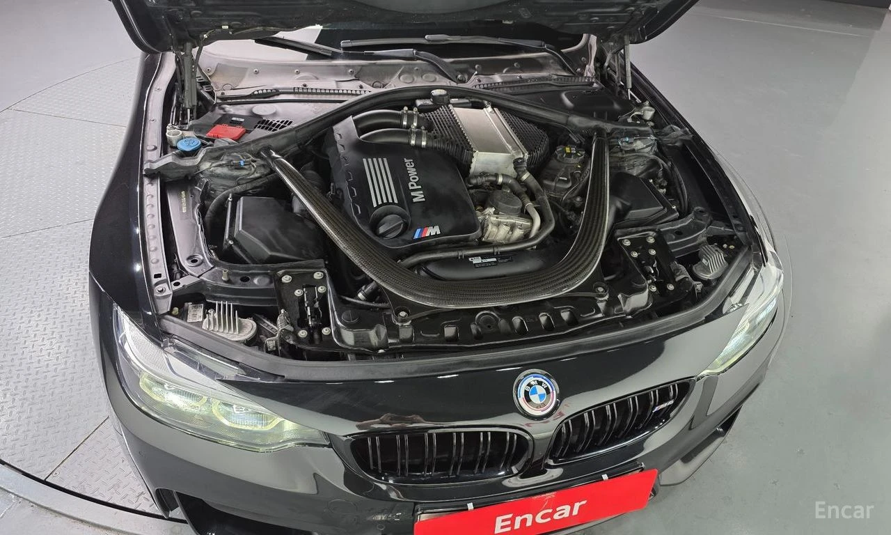 BMW M4 * COMPETITION* HARMAN* KARDON* HEAD* UP* CARBON* , снимка 17 - Автомобили и джипове - 54635639