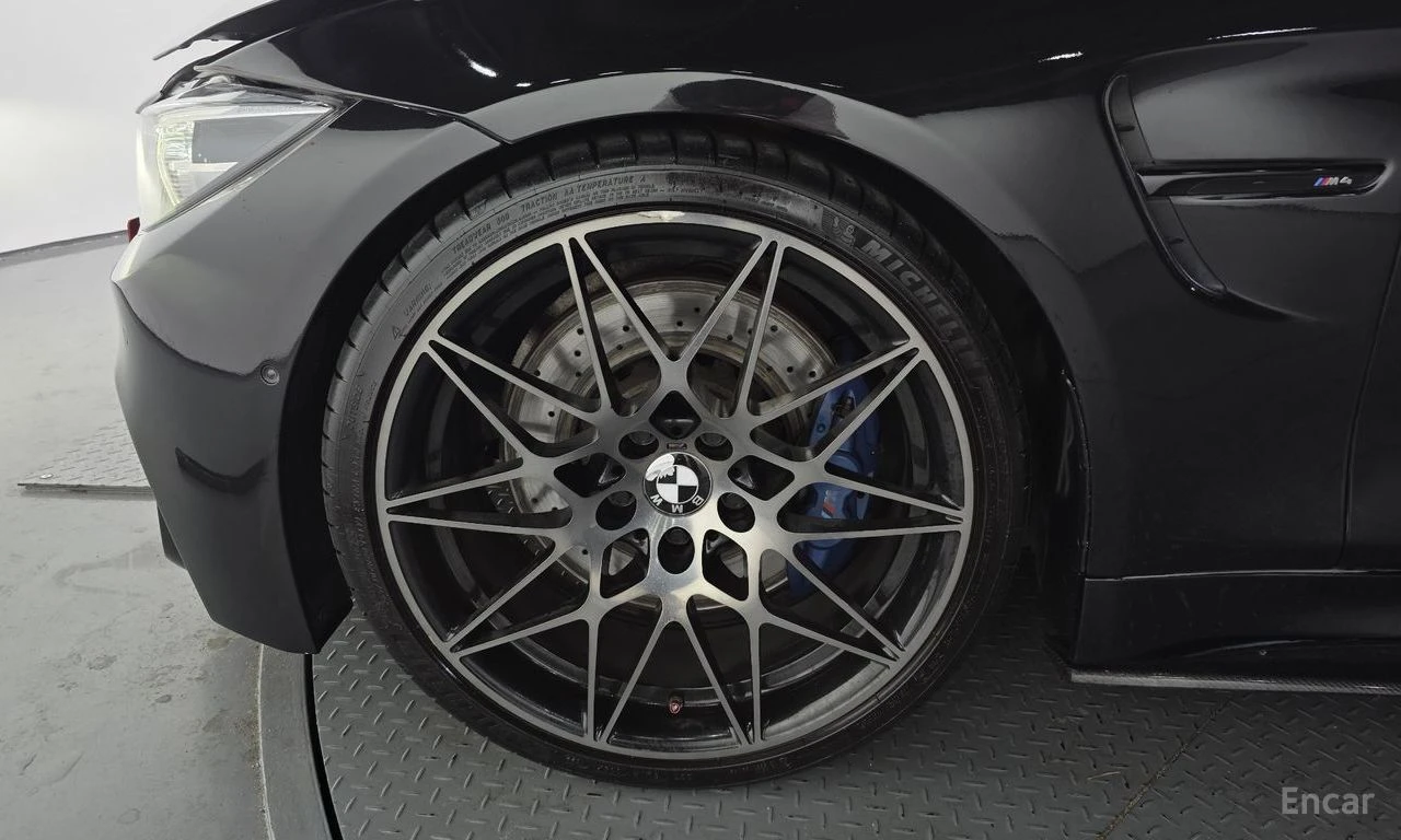 BMW M4 * COMPETITION* HARMAN* KARDON* HEAD* UP* CARBON* , снимка 6 - Автомобили и джипове - 54635639