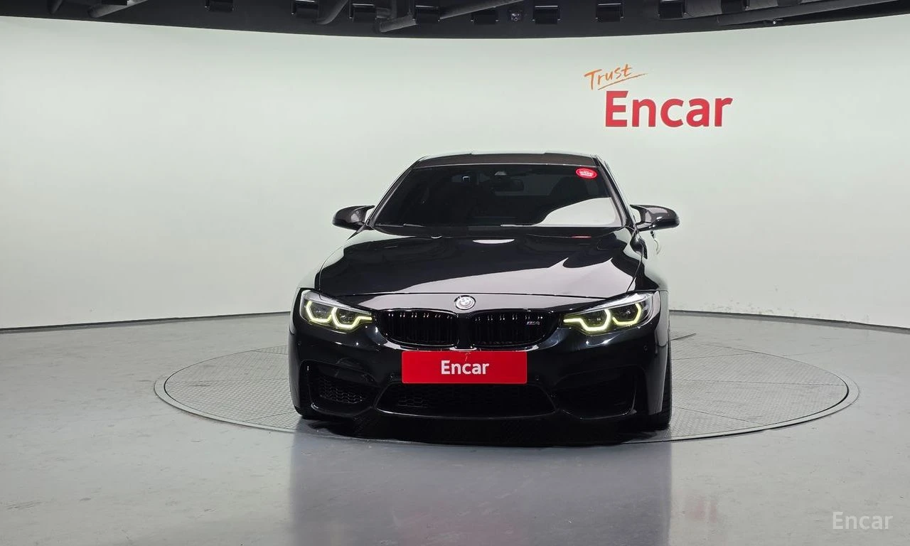 BMW M4 * COMPETITION* HARMAN* KARDON* HEAD* UP* CARBON* , снимка 2 - Автомобили и джипове - 54635639