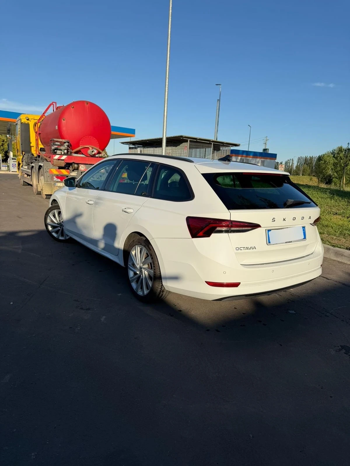 Skoda Octavia 2.0 TDI EVO SCR DSG Wagon Executive, снимка 4 - Автомобили и джипове - 54717153