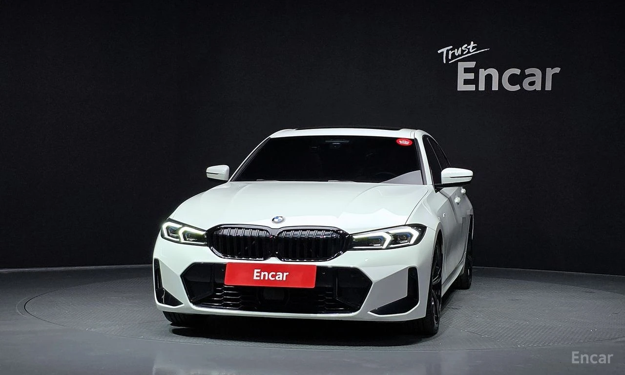 BMW 320 i M SPORT* DISTRONIC* HEAD-UP* ПОДГРЕВ* ОБДУХВАНЕ*, снимка 2 - Автомобили и джипове - 55220036