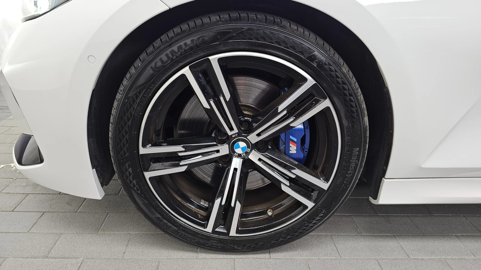 BMW 320 i M SPORT* DISTRONIC* HEAD-UP* ПОДГРЕВ* ОБДУХВАНЕ*, снимка 5 - Автомобили и джипове - 55220036