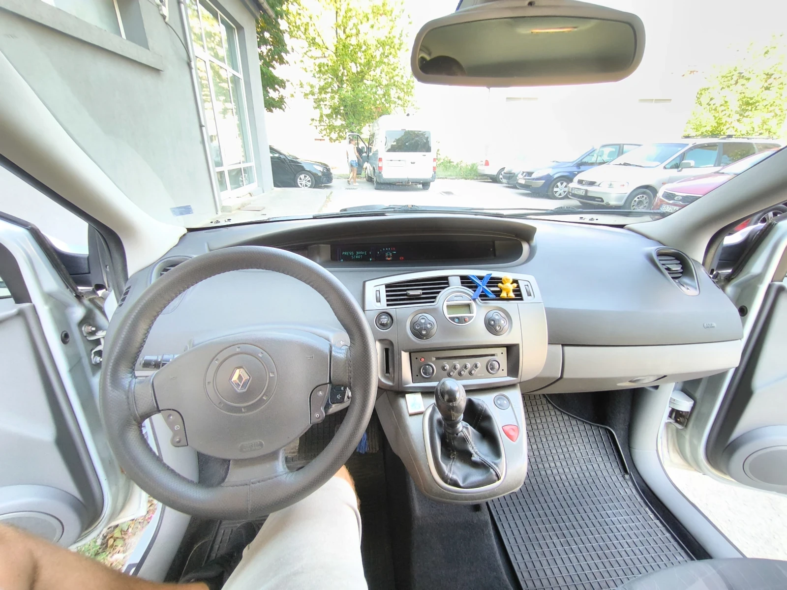 Renault Scenic, снимка 8 - Автомобили и джипове - 55589146