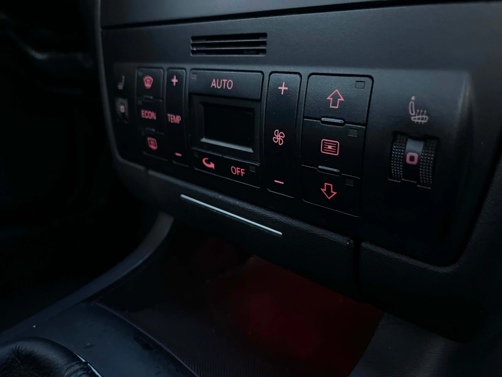 Audi A3 1.8T Quattro 270кс, снимка 11 - Автомобили и джипове - 55954655