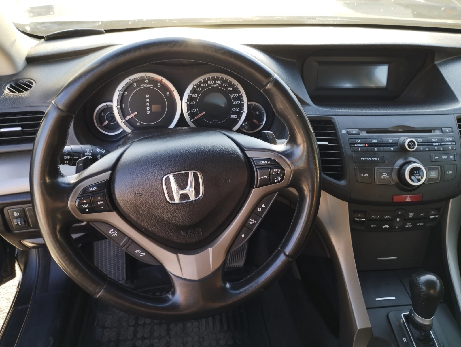 Honda Accord 2.2i-DTEC_150hp , снимка 11 - Автомобили и джипове - 56153558