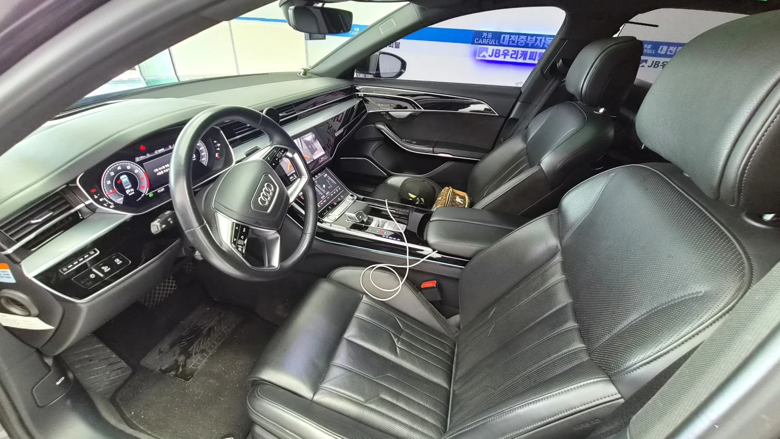 Audi A8 QUATTRO FIRST-CLASS LWB * ЦЕНА ДО БГ* TV ЕКРАНИ, снимка 10 - Автомобили и джипове - 56206351