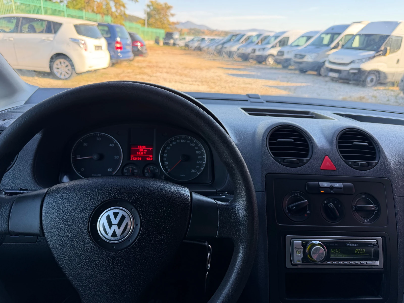 VW Caddy КЛИМА УНИКАТ, снимка 10 - Автомобили и джипове - 56379108