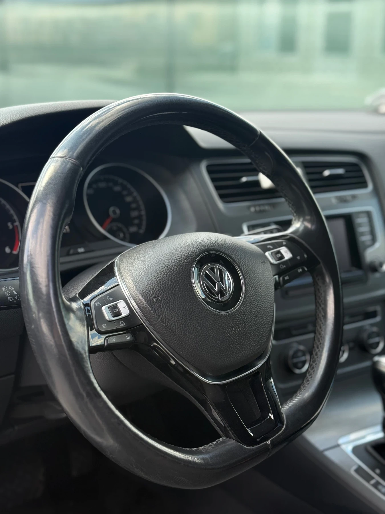 VW Golf 2.0 TDI, снимка 8 - Автомобили и джипове - 56602051