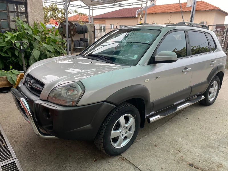 Hyundai Tucson 2.0 crdi, снимка 2 - Автомобили и джипове - 47563797