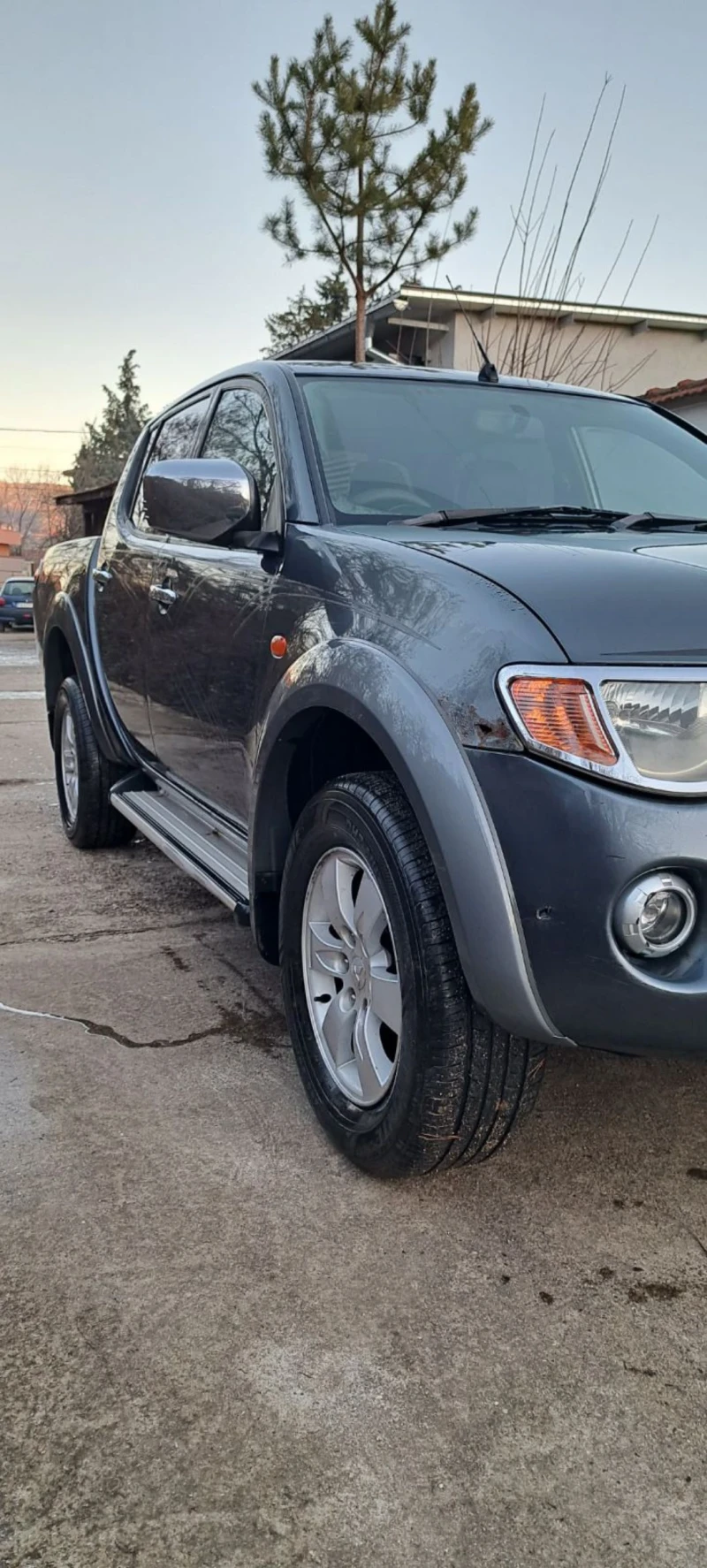 Mitsubishi L200 2.5tdi, снимка 2 - Автомобили и джипове - 48593317