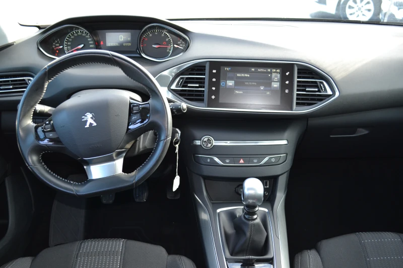 Peugeot 308 1.2i-70000k.m, снимка 7 - Автомобили и джипове - 48867353