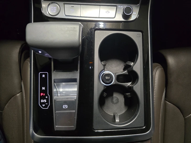 Audi Q8 Масаж/Вакуум/B&O/Black Optics, снимка 10 - Автомобили и джипове - 52947015