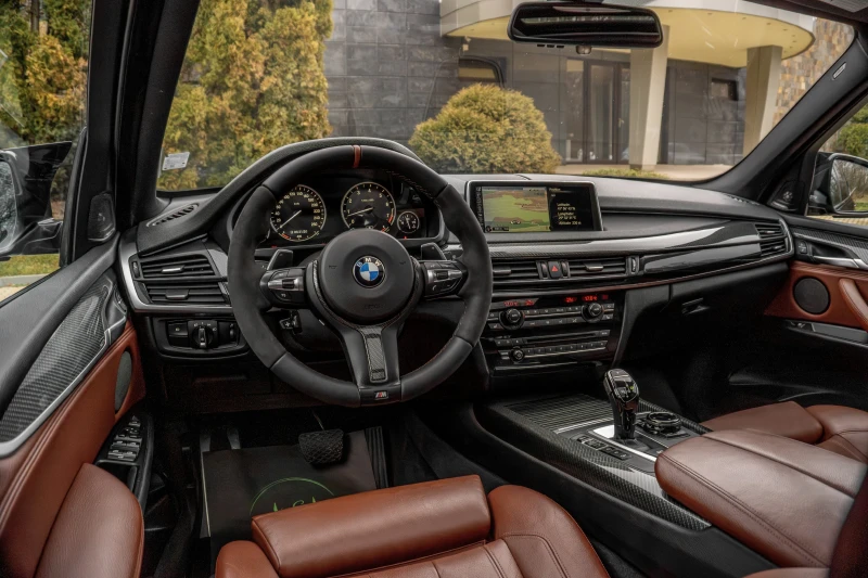 BMW X5 3.5 X-DRIVE* M-SPORT* CARBON* PANORAMA* 3XTV* 360C, снимка 14 - Автомобили и джипове - 53359927