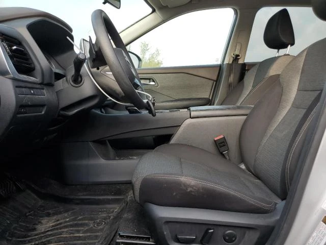 Nissan Rogue 1.5l Sv, снимка 8 - Автомобили и джипове - 53704552
