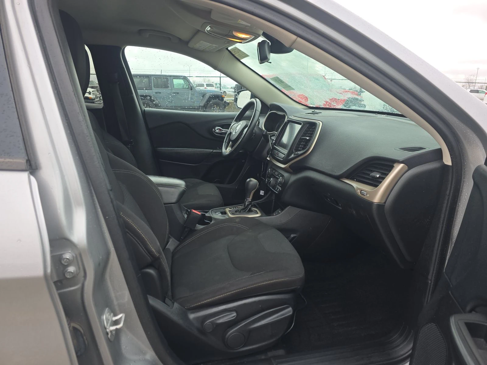 Jeep Cherokee, снимка 12 - Автомобили и джипове - 53875172