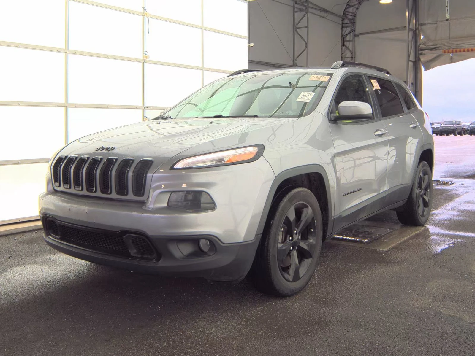 Jeep Cherokee, снимка 2 - Автомобили и джипове - 53875172