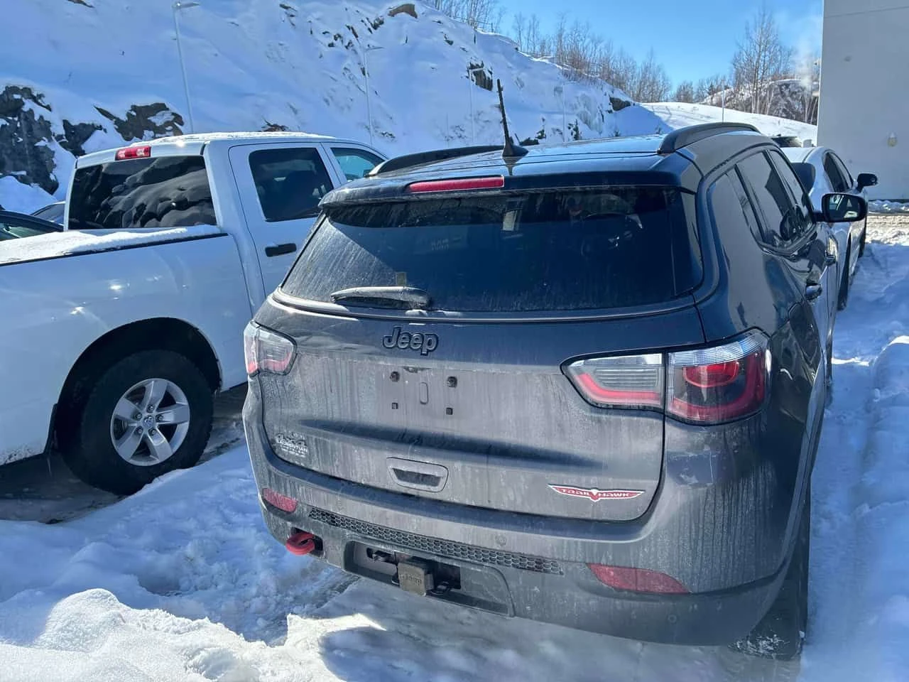 Jeep Compass * Trailhawk Elite * CARFAX * КАМЕРА * ПОДГРЕВИ, снимка 4 - Автомобили и джипове - 53946533