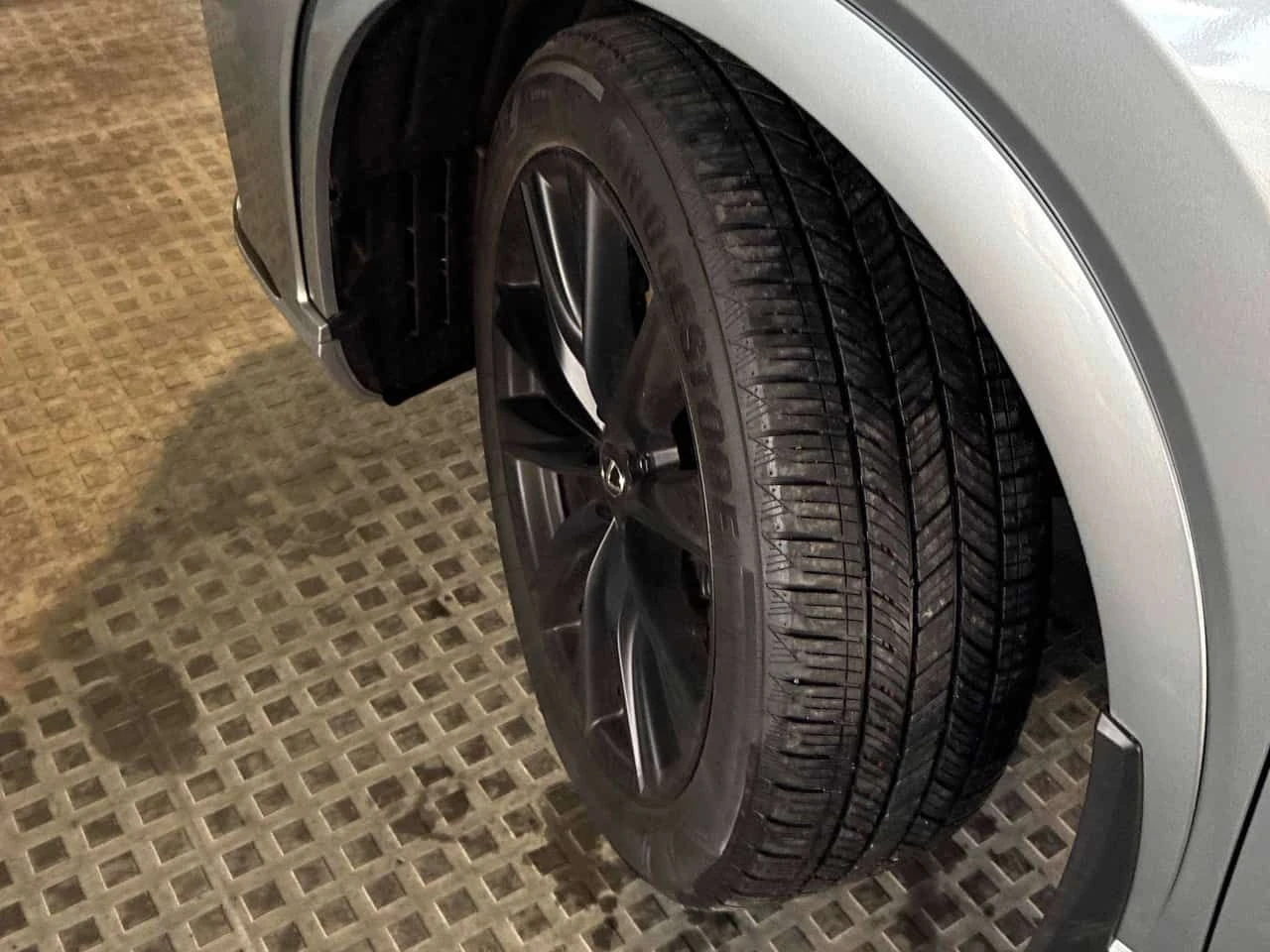 Lexus RX 500h | DISTRONIC | ЧЕРВЕН САЛОН | ОБДУХВАНЕ | , снимка 7 - Автомобили и джипове - 54616560