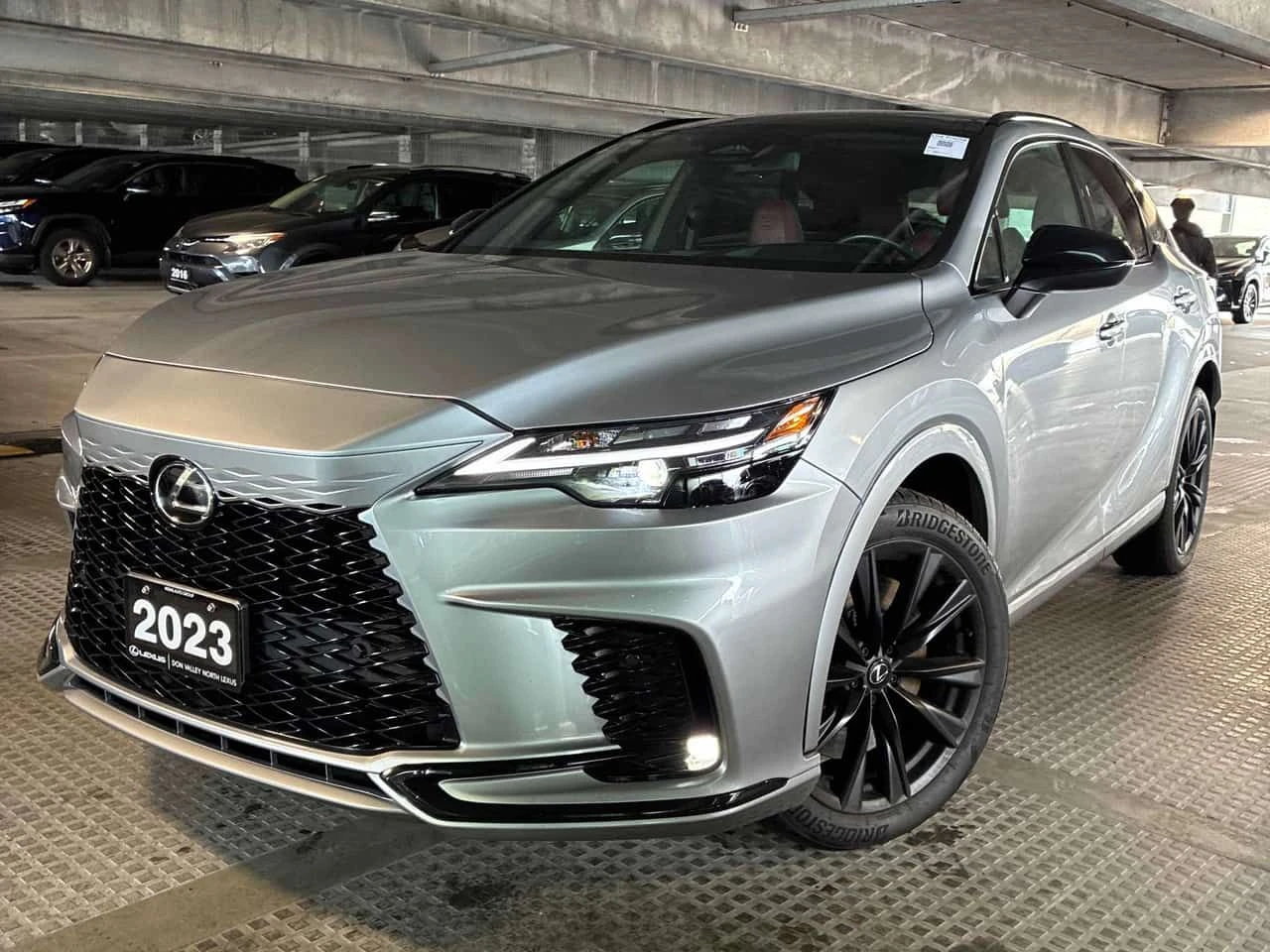 Lexus RX 500h | DISTRONIC | ЧЕРВЕН САЛОН | ОБДУХВАНЕ | 