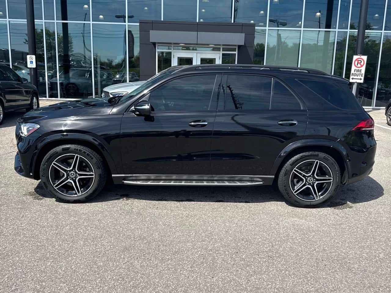 Mercedes-Benz GLE 350 | AMG-LINE| ОТ ГЛАВНО ПРЕДСТАВИТЕЛСТВО| CARFAX, снимка 3 - Автомобили и джипове - 54754469