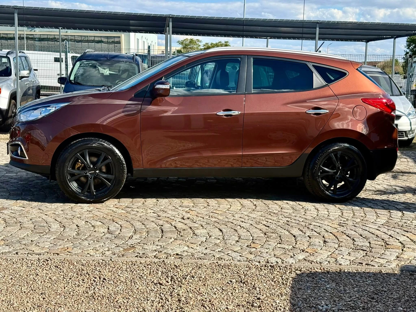 Hyundai IX35 2.0 4x4 ОБСЛУЖЕНА, снимка 2 - Автомобили и джипове - 56213921