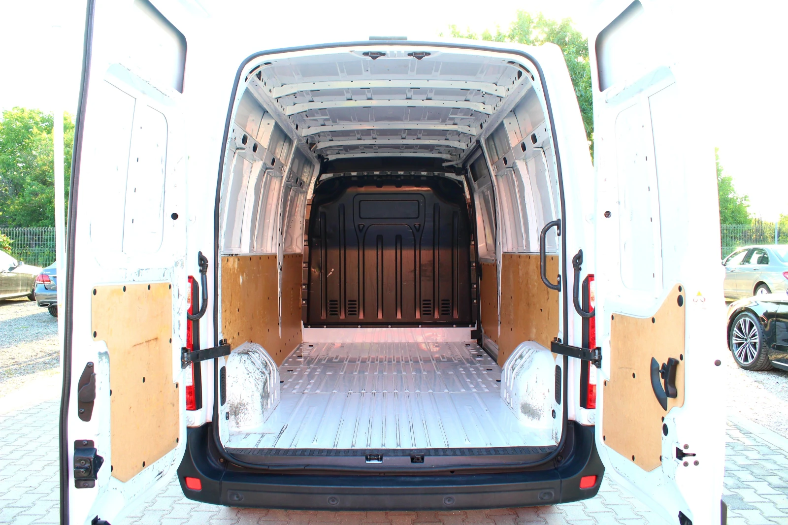 Renault Master IV 2.3DCi 180кс/ЛИЗИНГ, снимка 8 - Бусове и автобуси - 55286164